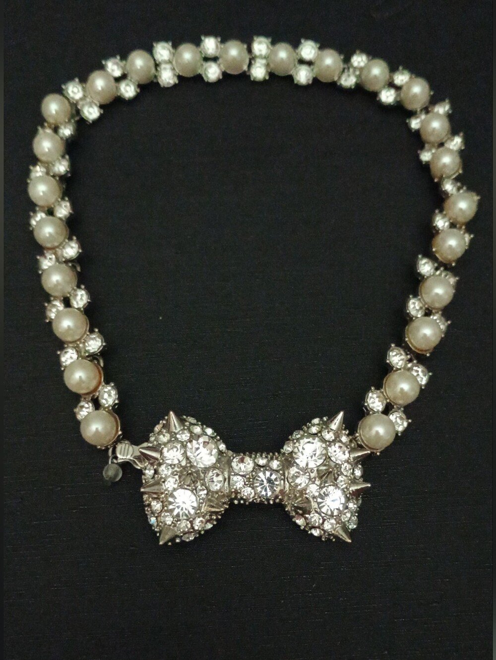 Vintage Betsey Johnson Silver Crystal & Pearl Bow 14 " Necklace